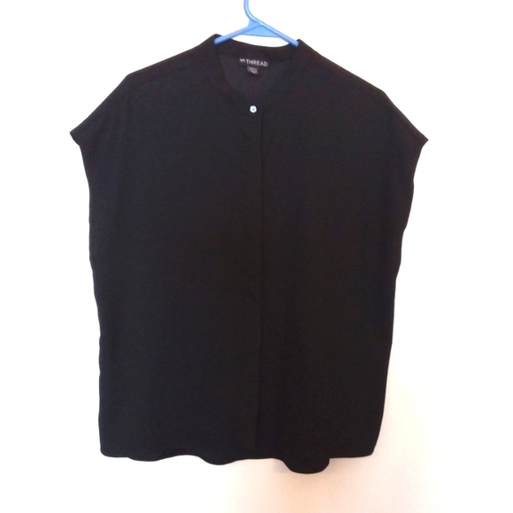 en THREAD Boxy Shape Cap Sleeve Blouse - Picture 2 of 8